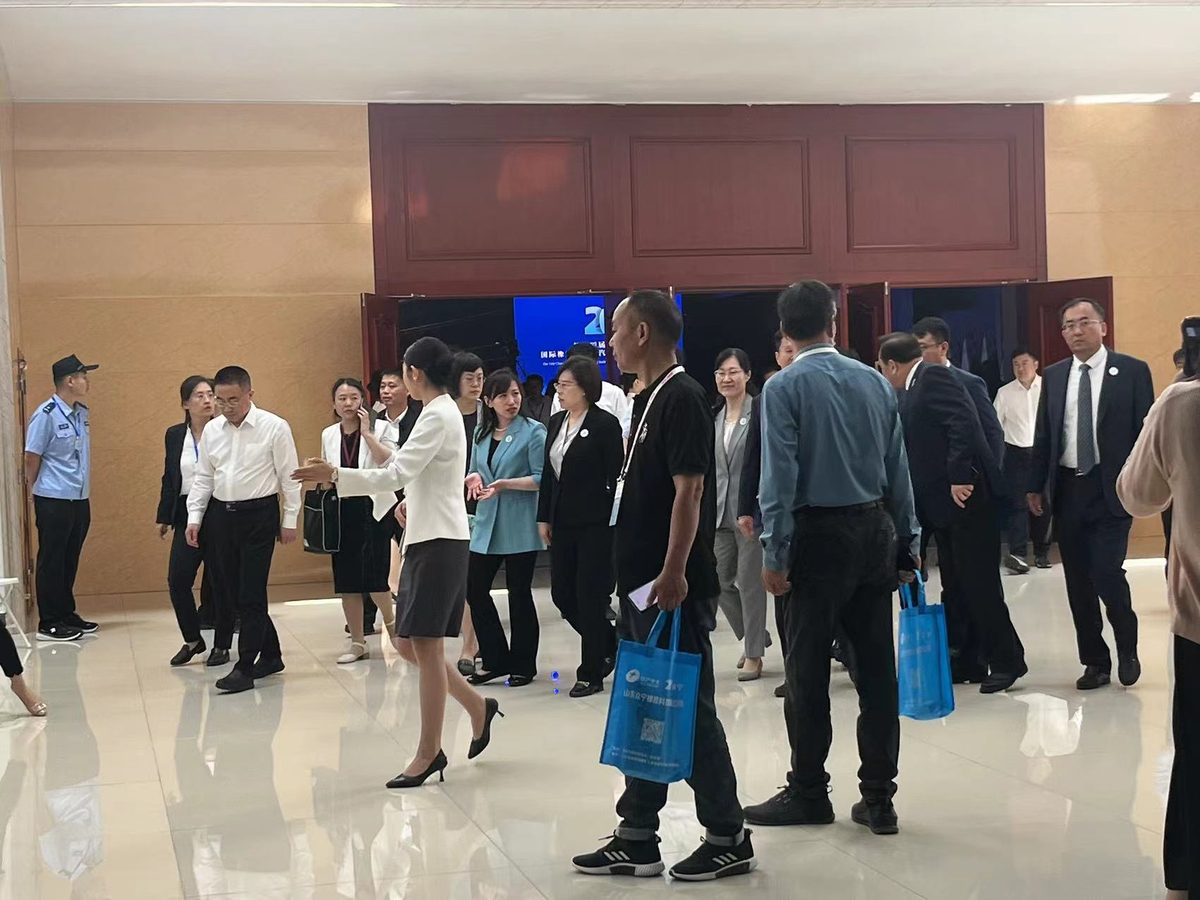 嘉宾接待与动线保障