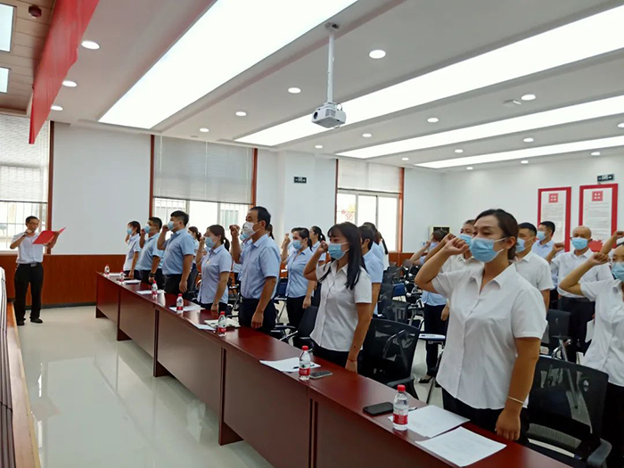 广饶南部商圈工会联合会成立大会暨集中入会仪式在亿丰时代广场举行