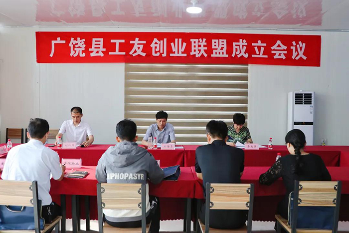 感党恩、庆中秋，博琛物业公司工会走访敬老院活动